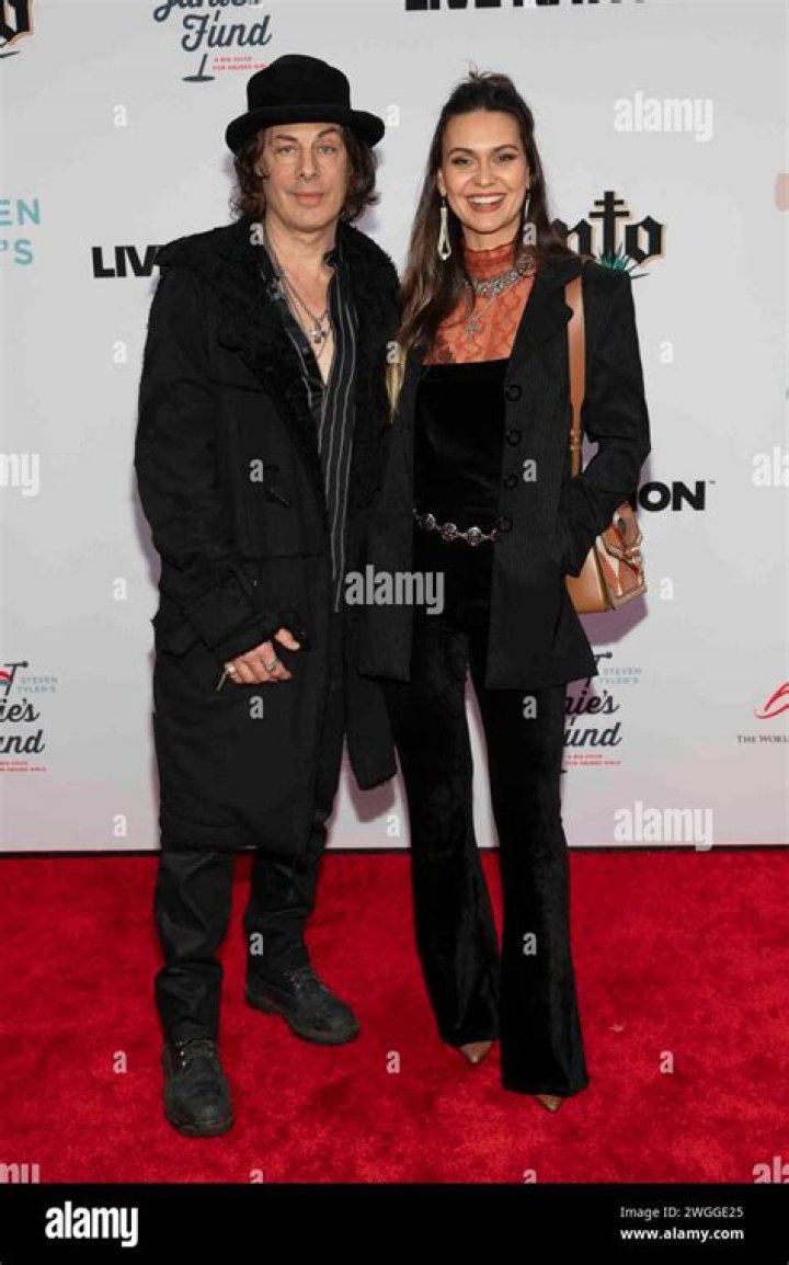 Who is Richie Kotzen Dating – Richie Kotzen's Girlfriend & Exes