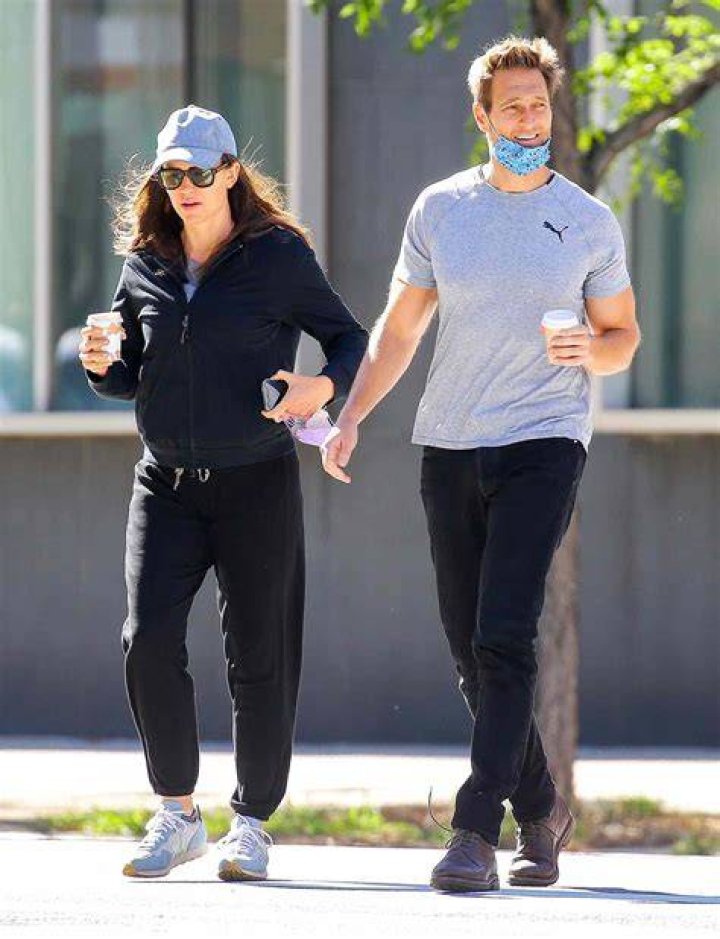 Who is Ty Miller Dating – Ty Miller's Girlfriend & Exes