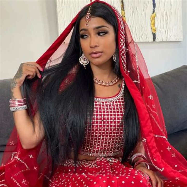 Yasmine Azaiez’s Boyfriend: Who is Yasmine Azaiez Dating?