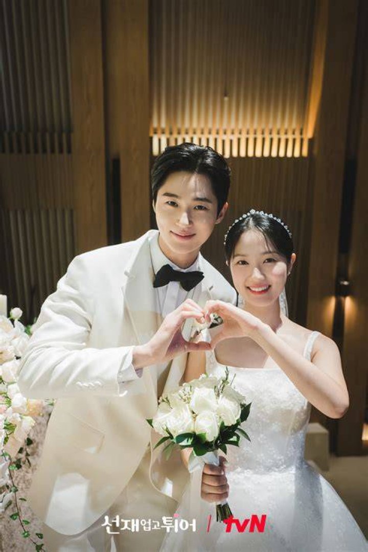 Yoon Hyunsuk’s Girlfriend: Who is Yoon Hyunsuk Dating?